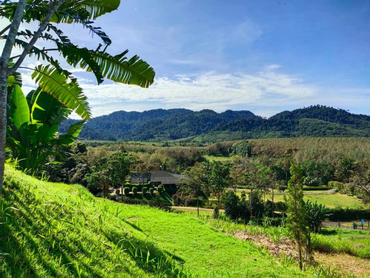 Khaolak Blue Sky Villa Khao Lak Exterior photo