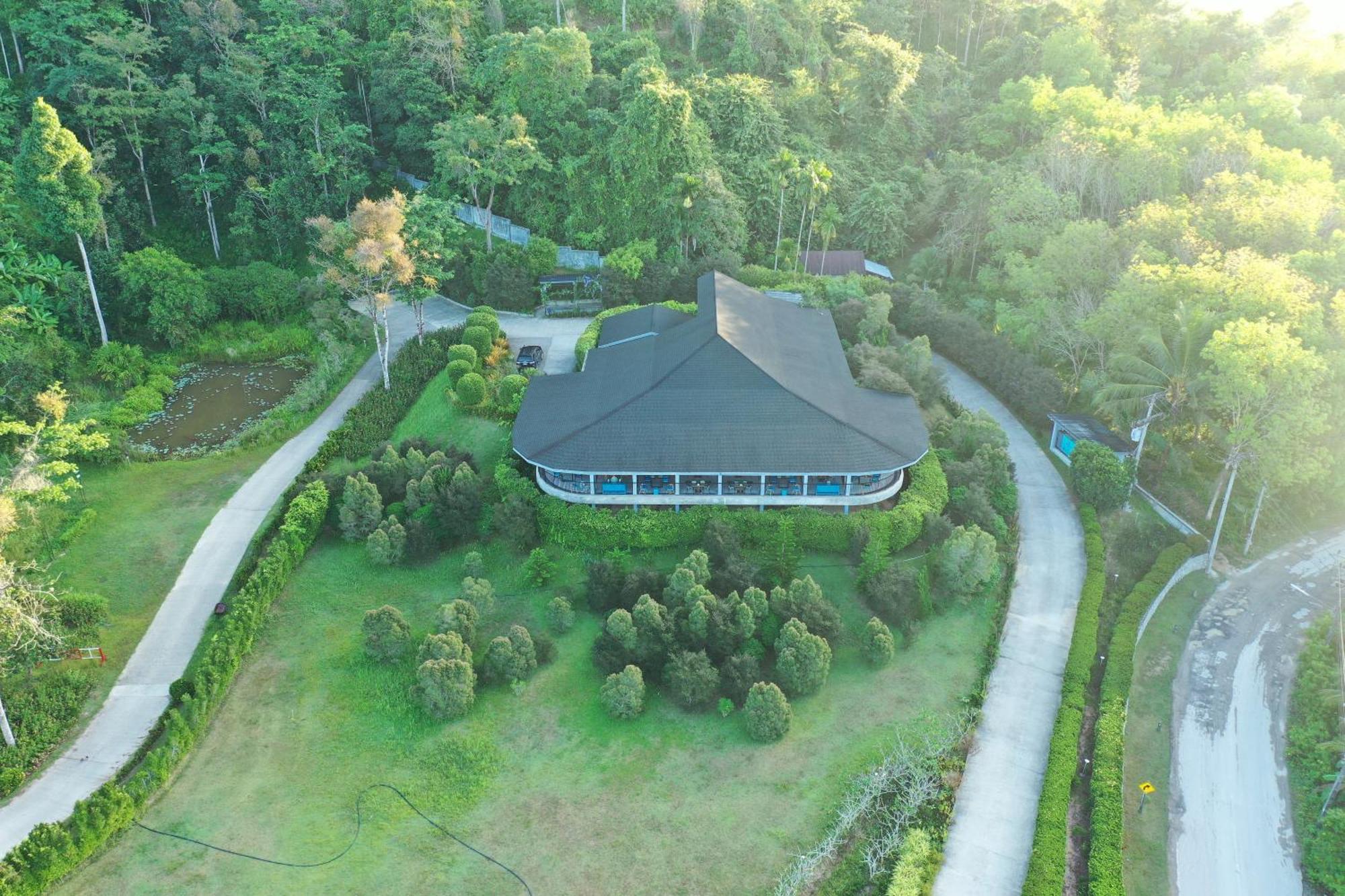 Khaolak Blue Sky Villa Khao Lak Exterior photo
