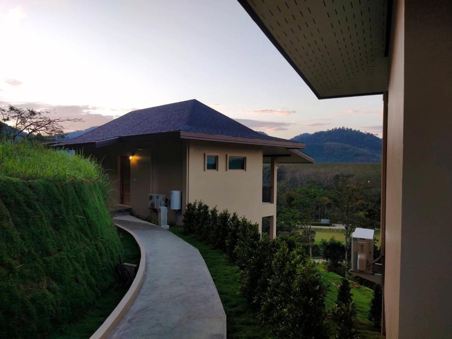 Khaolak Blue Sky Villa Khao Lak Exterior photo