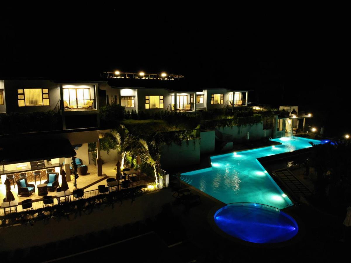 Khaolak Blue Sky Villa Khao Lak Exterior photo